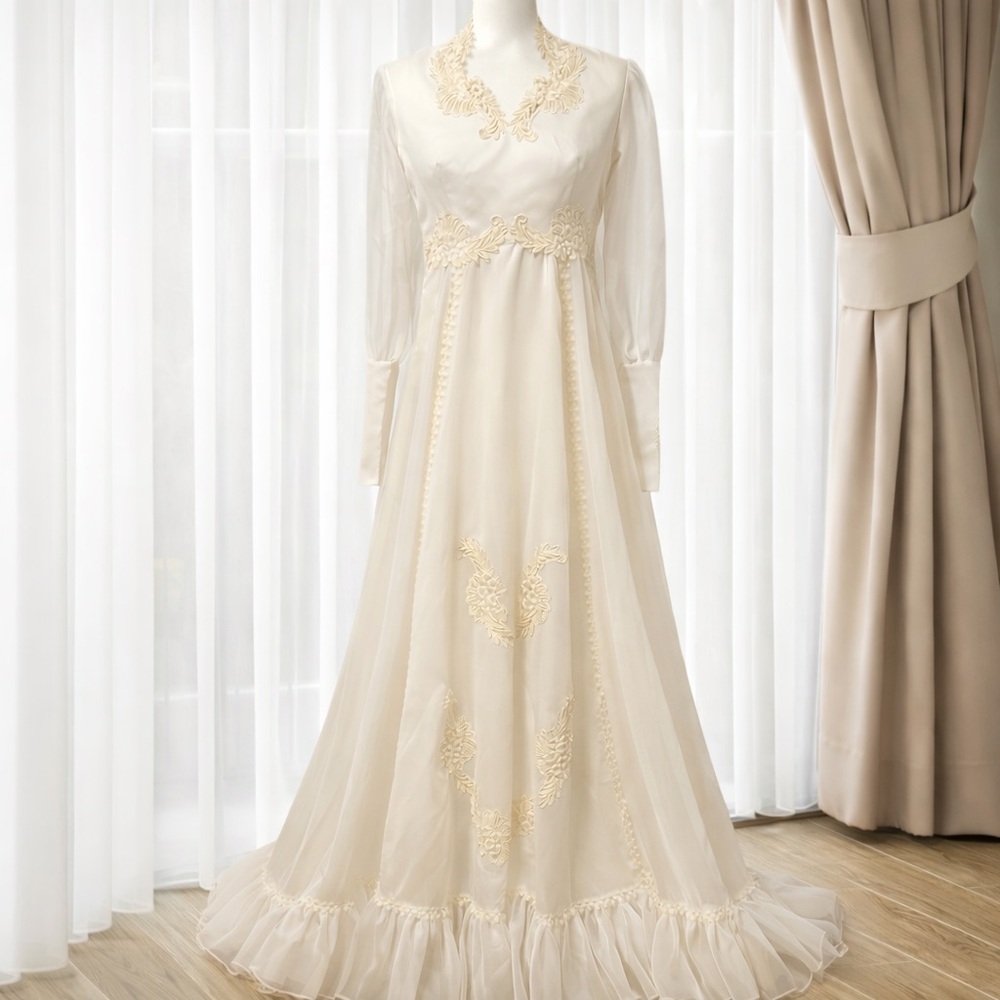 Vintage 1970s Era Prairie Wedding Dress Lace Gown Union Made USA S